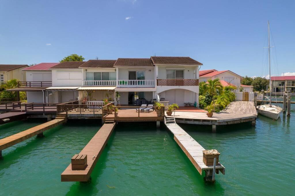 Waterfront Luxury Retreat: 2-Bed Villa Sea Life Jolly Harbour ภายนอก รูปภาพ