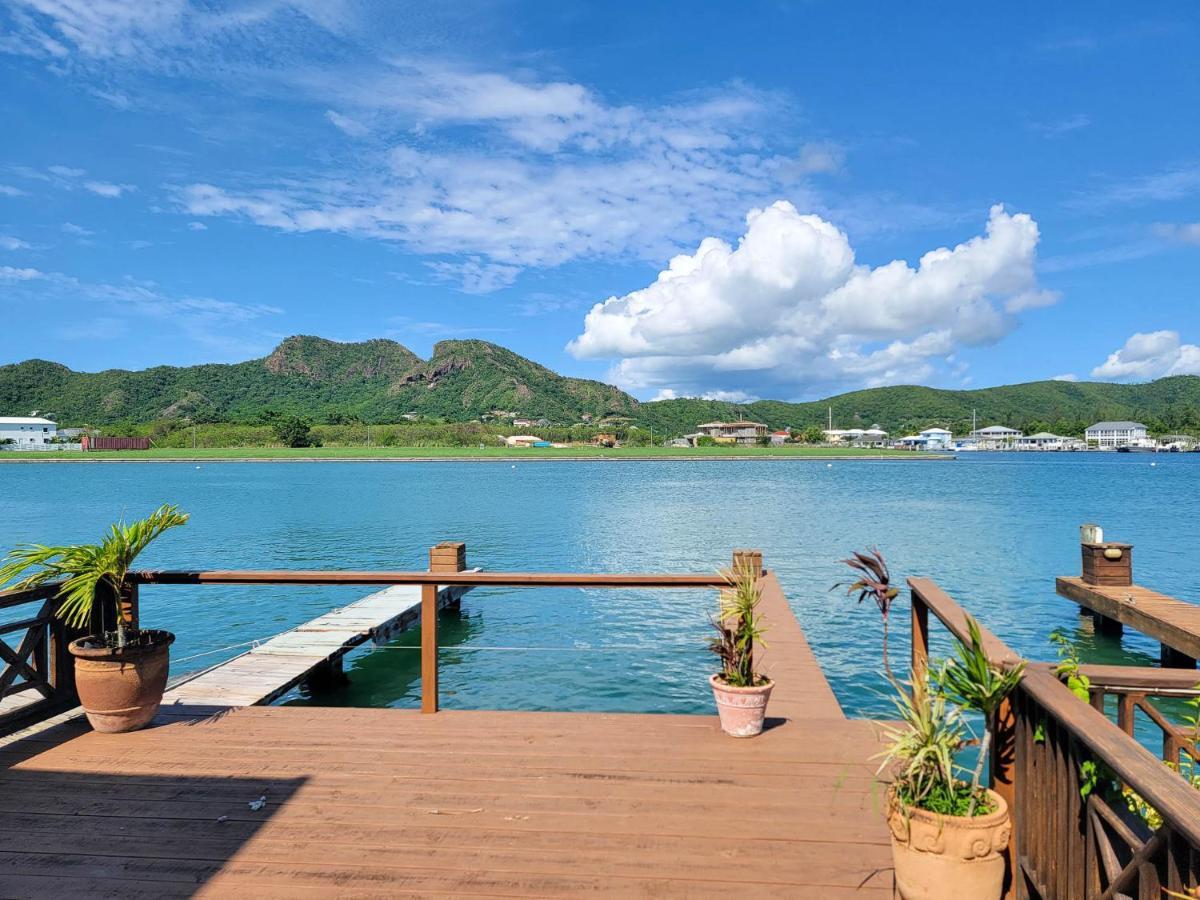 Waterfront Luxury Retreat: 2-Bed Villa Sea Life Jolly Harbour ภายนอก รูปภาพ