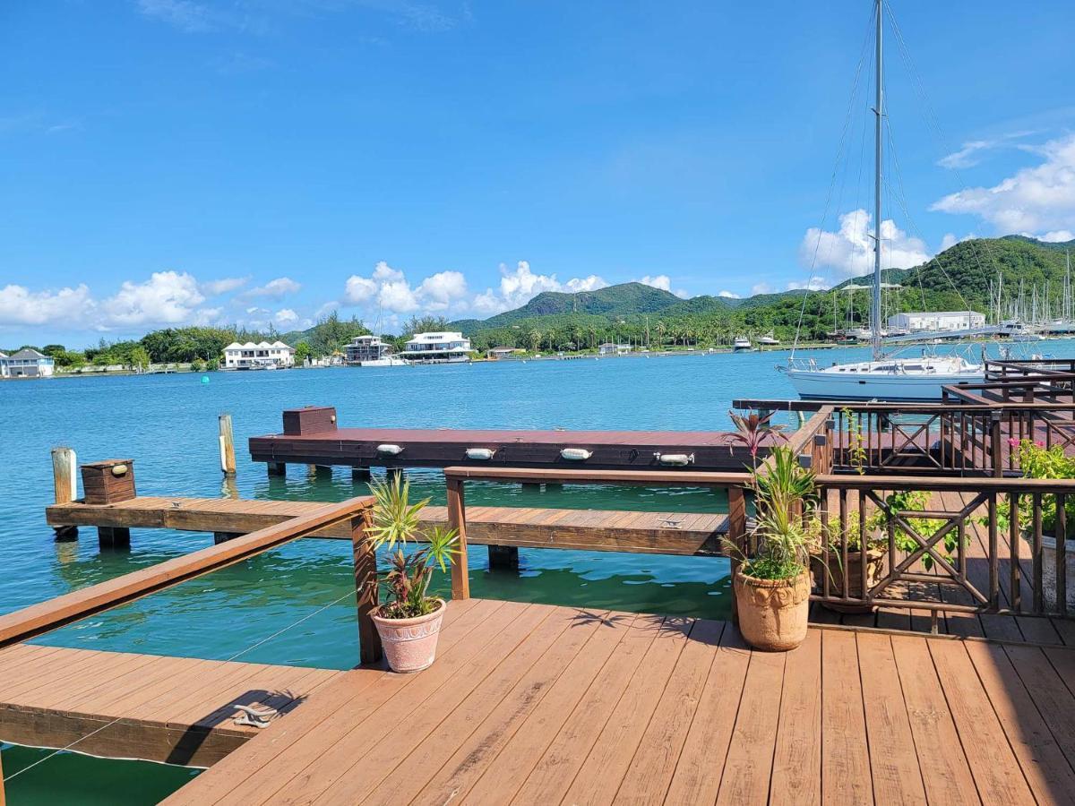 Waterfront Luxury Retreat: 2-Bed Villa Sea Life Jolly Harbour ภายนอก รูปภาพ